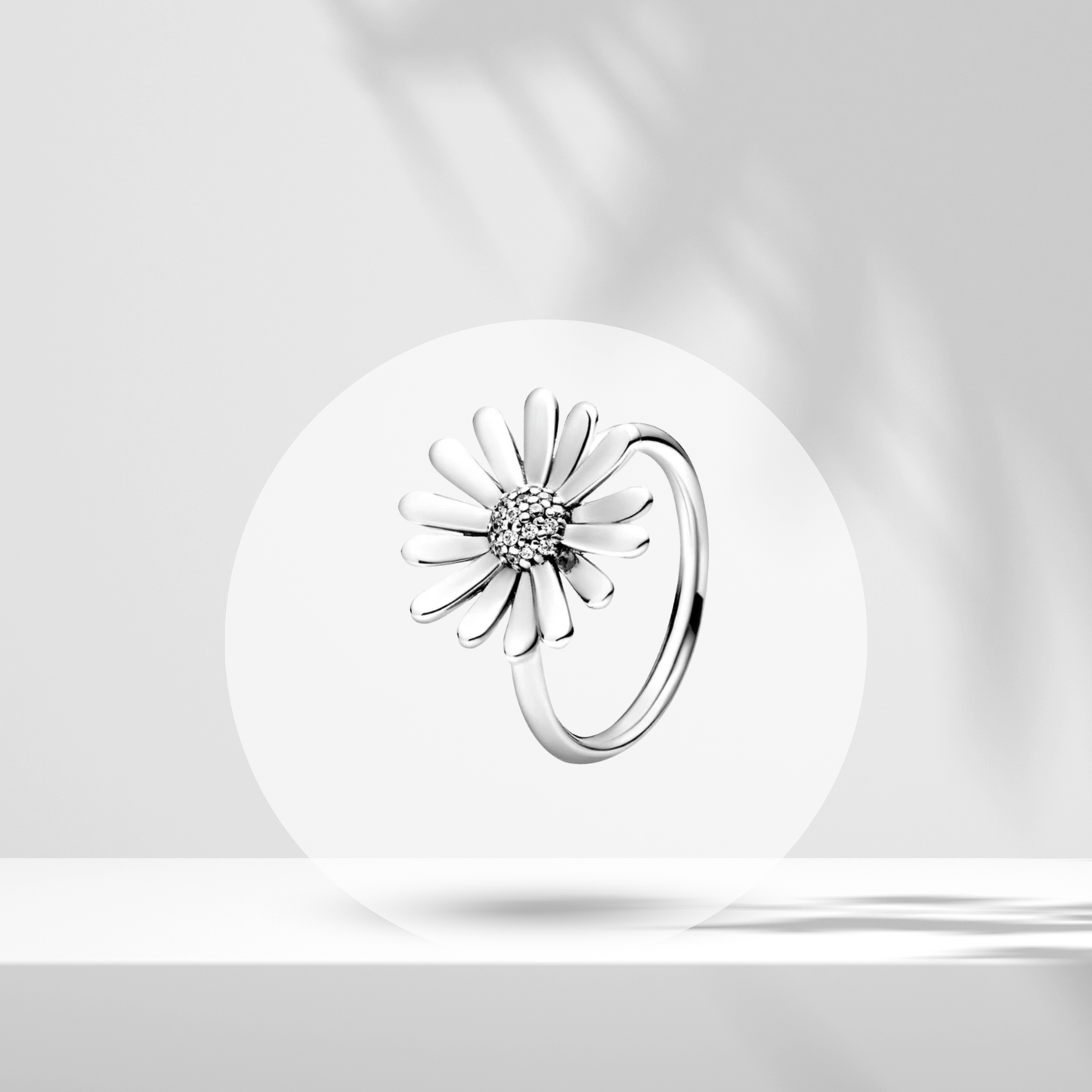 Anillo Abierto con Diseño de Margarita y Detalles Brillantes en Plata de Ley 925 para Mujer