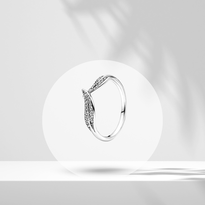 Anillo Banda Doble en Forma de V con Pavé de Piedras Brillantes en Plata de Ley 925 para Mujer