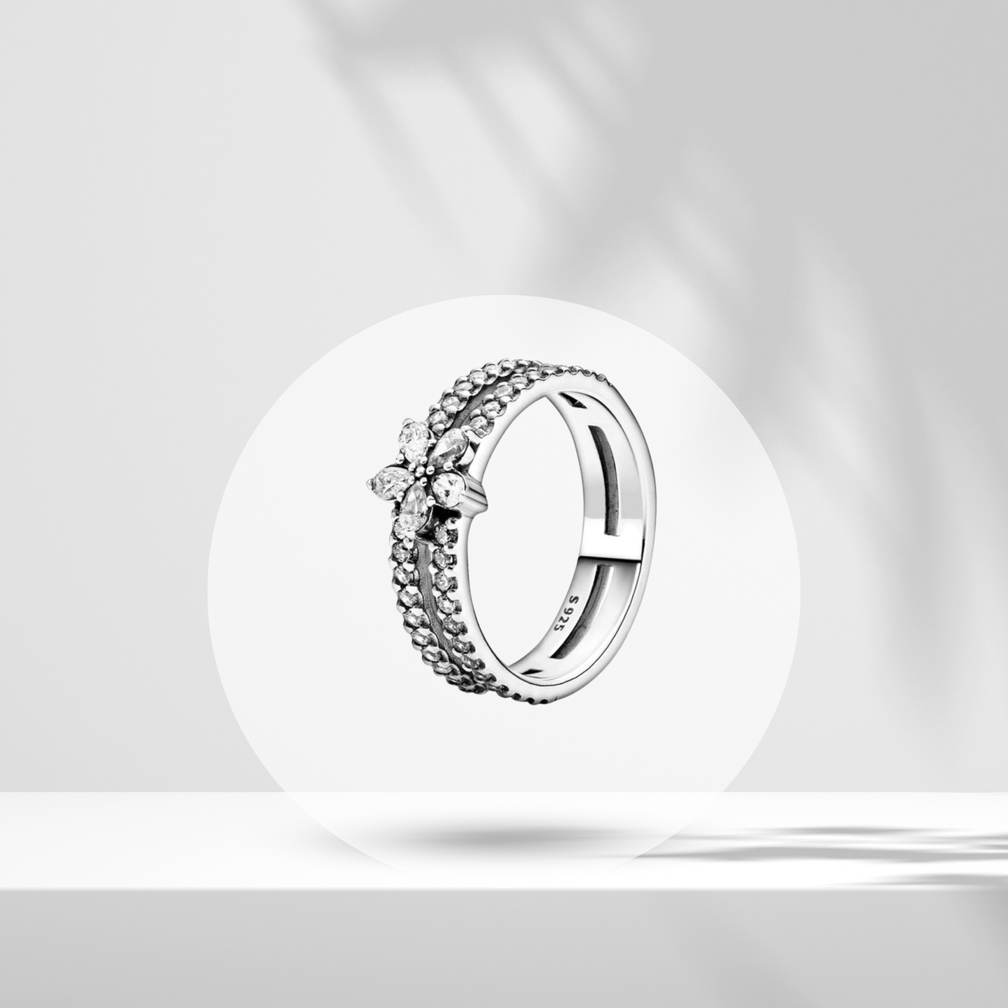 Anillo de Banda Doble con Flor Decorativa y Piedra Brillante en Plata de Ley 925 para Mujer