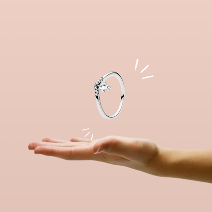 Anillo en Forma de V con Piedra Central Tipo Lágrima en Plata de Ley 925 para Mujer