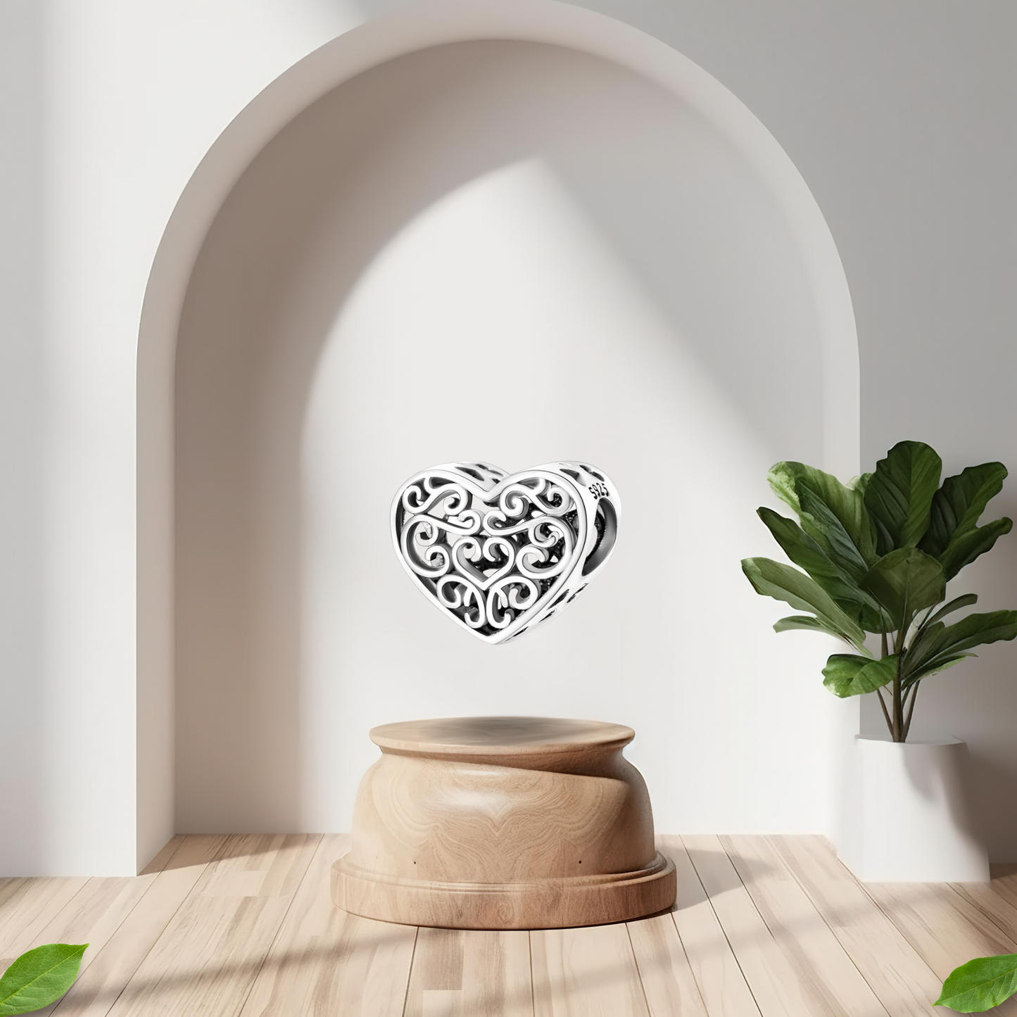 Charm Colgante Corazón Calado con Diseño de Filigrana en Plata de Ley 925 Compatible con Pulseras Europeas