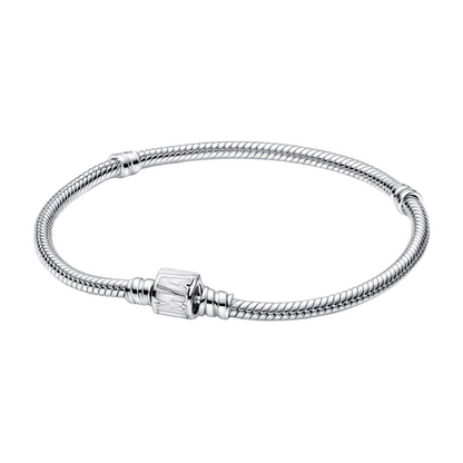 Pulsera Pandora Moments Cadena de Serpiente Cierre de Logo Marvel - BeJoyasVintage